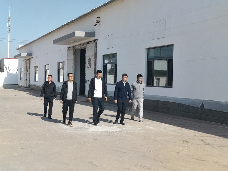 石嘴山市副市長、惠農(nóng)區(qū)委書記王宇翔蒞臨寧夏興康恒潤農(nóng)業(yè)科技發(fā)展有限公司調(diào)研指導(dǎo)