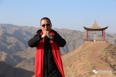 2019年1月1日，5位中衛(wèi)青年企業(yè)家在寺口山上送祝福